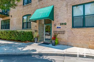 Altgeld Commons building in the Lincoln Park neighborhood of Chicago, IL