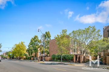 Dickens Court subdivision in the Lincoln Park neighborhood of Chicago, IL