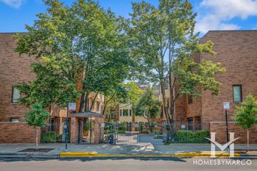 Dickens Court subdivision in the Lincoln Park neighborhood of Chicago, IL
