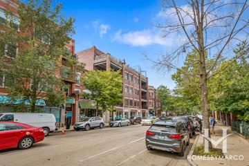 Emerald City building in the Lincoln Park neighborhood of Chicago, IL