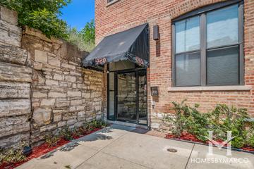 Terra Cotta Commons building in the Lincoln Park neighborhood of Chicago, IL