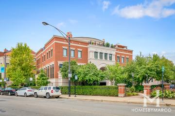 The Pointe subdivision in the Lincoln Park neighborhood of Chicago, IL