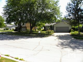 Settlers Lake subdivision in Streamwood, IL