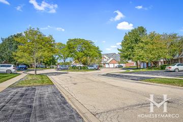 Heatherwood Estates building in Schaumburg, IL