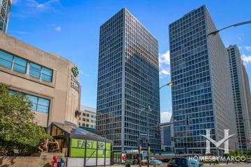 Commonwealth Plaza building in the Lincoln Park neighborhood of Chicago, IL