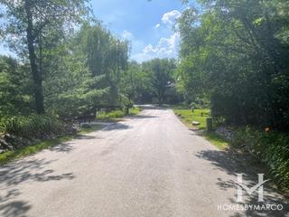 Brook Lane subdivision in Palos Park, IL