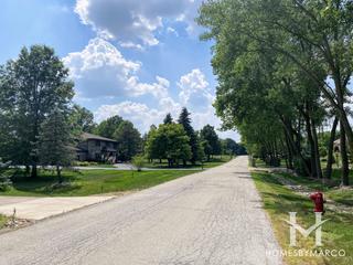 Photos of Meadowdale subdivision in Palos Park, IL