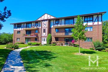 Green Valley building in Palos Hills, IL