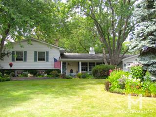 Lake Park Estates subdivision in Palatine, IL