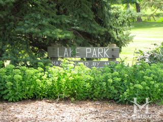 Lake Park Estates subdivision in Palatine, IL