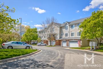 Maple Grove subdivision in Palatine, IL