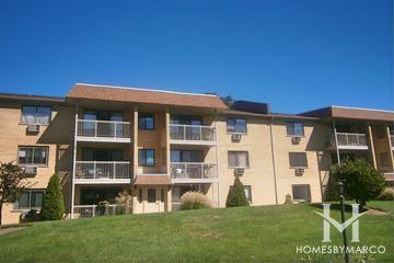 Smith Street Condos building in Palatine, IL