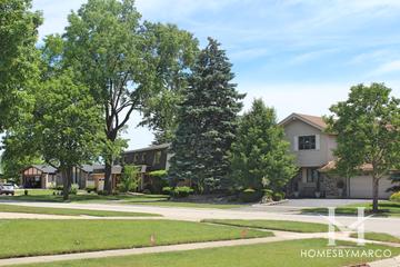 Spinnaker Cove subdivision in Palatine, IL