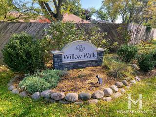 Willow Walk subdivision in Palatine, IL
