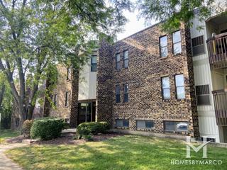 Country Club subdivision in Woodridge, IL