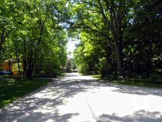 Canterbury Woods subdivision in Batavia, IL