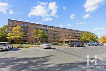 The Lawns building in Willowbrook, IL