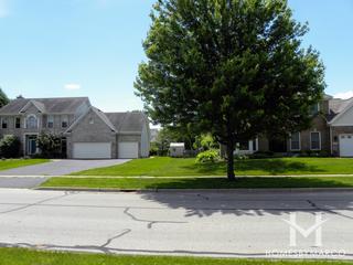 Fox Trail South subdivision in Batavia, IL