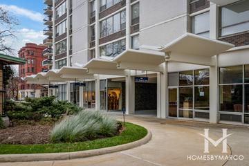 Alcott House building in the Old Town neighborhood of Chicago, IL