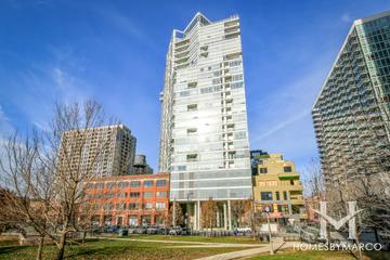 Erie on the Park building in the River North neighborhood of Chicago, IL