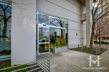 Kingsbury on the Park building in the River North neighborhood of Chicago, IL