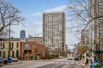 Lowell House building in the Gold Coast neighborhood of Chicago, IL