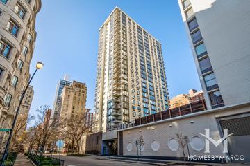 Ritchie Court building in the Gold Coast neighborhood of Chicago, IL