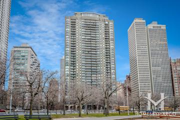 The Carlyle - 1040 N. Lake Shore building in the Gold Coast neighborhood of Chicago, IL