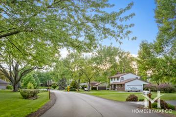Sleepy Hollow Manor subdivision in Sleepy Hollow, IL