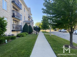 Glenmoor Commons subdivision in Hickory Hills, IL