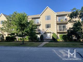 Glenmoor Commons subdivision in Hickory Hills, IL