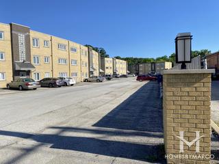 Great Oaks subdivision in Hickory Hills, IL