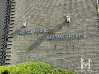 Great Oaks subdivision in Hickory Hills, IL