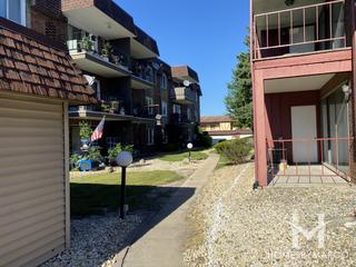 Greenbriar subdivision in Hickory Hills, IL