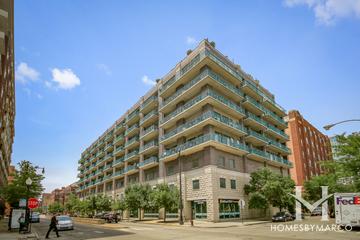 Madison Manor 2 building in the West Loop neighborhood of Chicago, IL