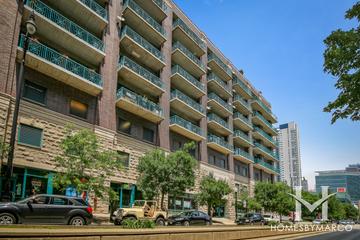 Madison Manor 2 building in the West Loop neighborhood of Chicago, IL