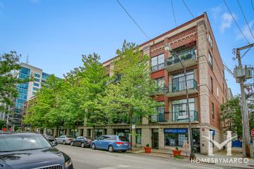 Monroe Manor building in the West Loop neighborhood of Chicago, IL