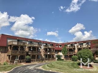 Linden Woods building in Aurora, IL