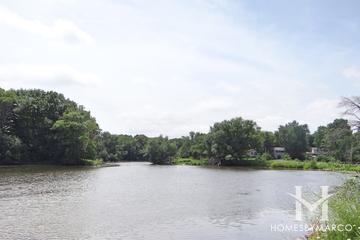 Grandwood Park subdivision in Gurnee, IL