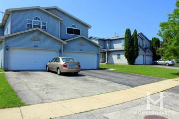 Winola Manor subdivision in Aurora, IL