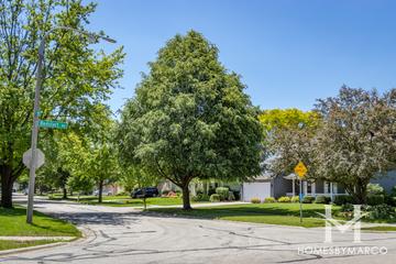 Hawthorne Square subdivision in Naperville, IL
