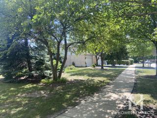 Burlington Woods subdivision in Naperville, IL