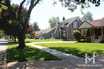 Country Club Estates subdivision in Aurora, IL