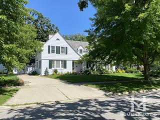 Gold Coast subdivision in Elgin, IL