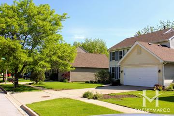 Kensington Lakes subdivision in Aurora, IL