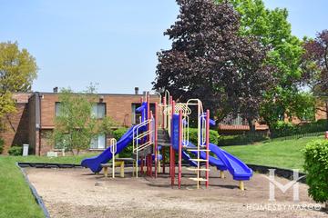 Lakewood building in Schaumburg, IL