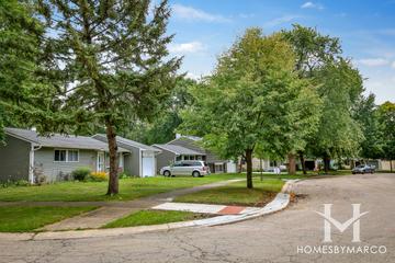 Rolling Hills Manor subdivision in St. Charles, IL