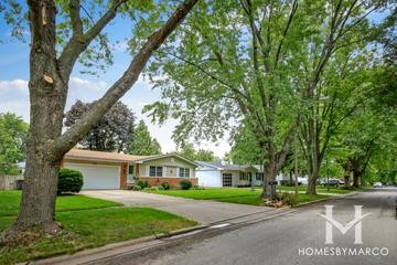 Rolling Hills Manor subdivision in St. Charles, IL