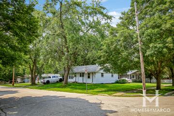 Ron Leigh Park subdivision in St. Charles, IL