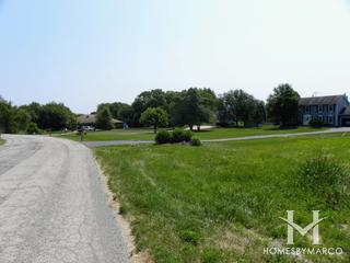 Photos of Silver Glen Meadows subdivision in St. Charles, IL